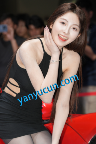 2026深圳改装车展超美网红小雨滴黑丝高跟纹理超清