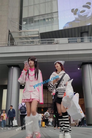 XM416粉色JK小美女和朋友逛街，白色内内